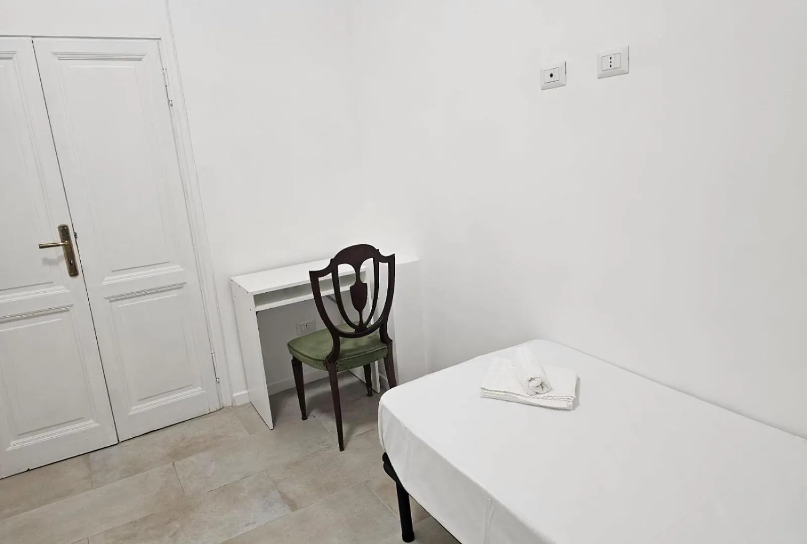 Hotel Raynova Rom 0*,  Italien