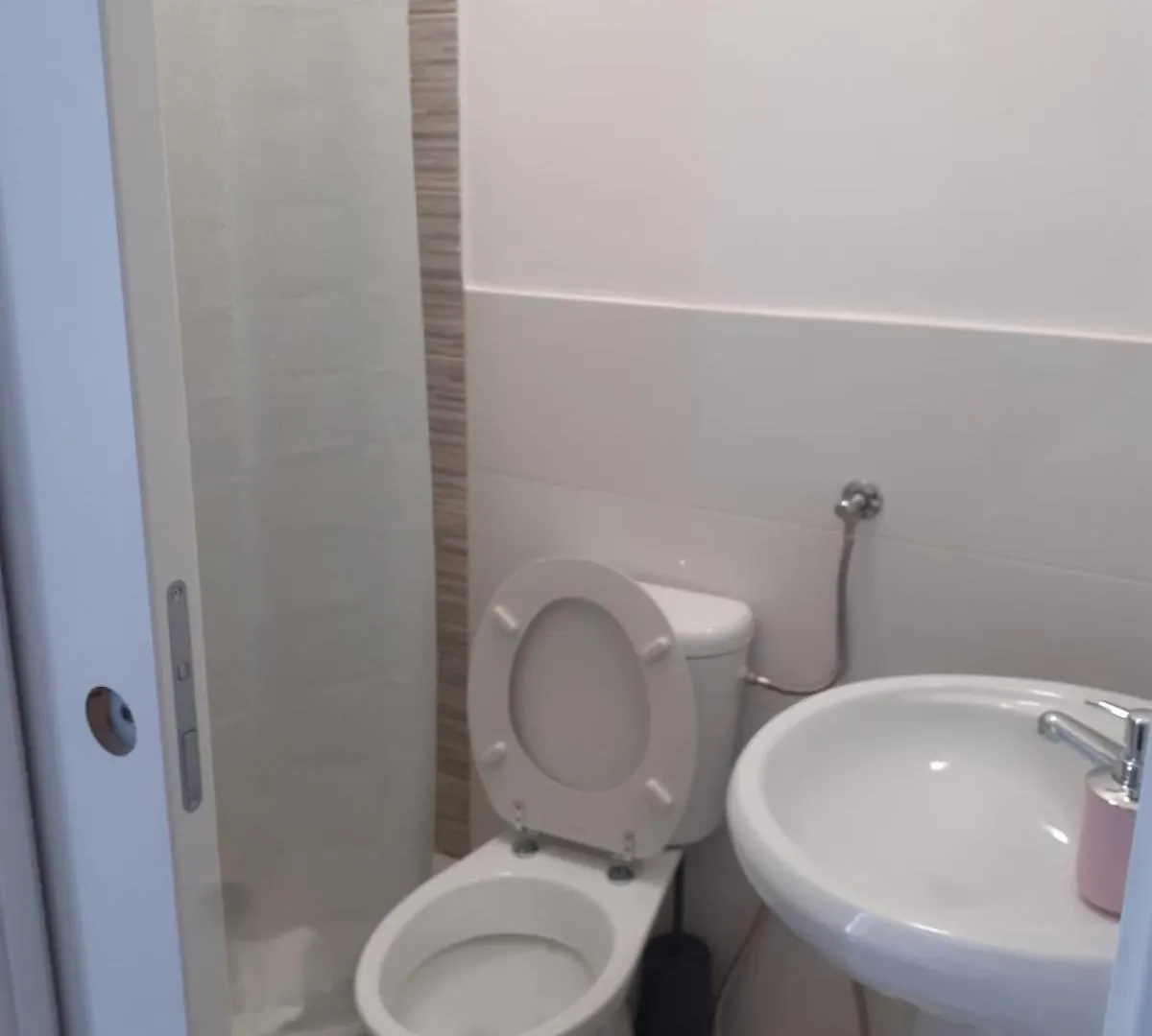 Pensión Hotel Raynova Roma Italia