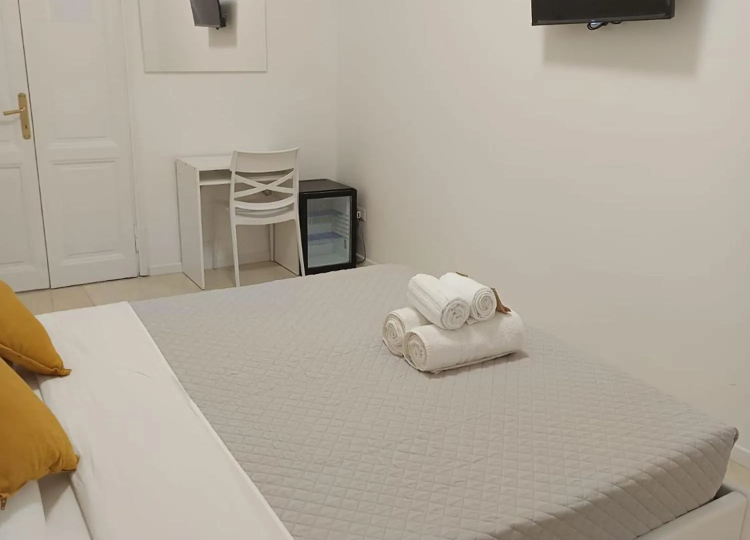 Hotel Raynova Roma Pensión